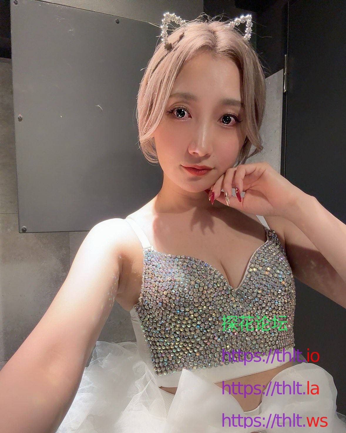 幽兰97和AV女优加美杏奈长的很像.jpg